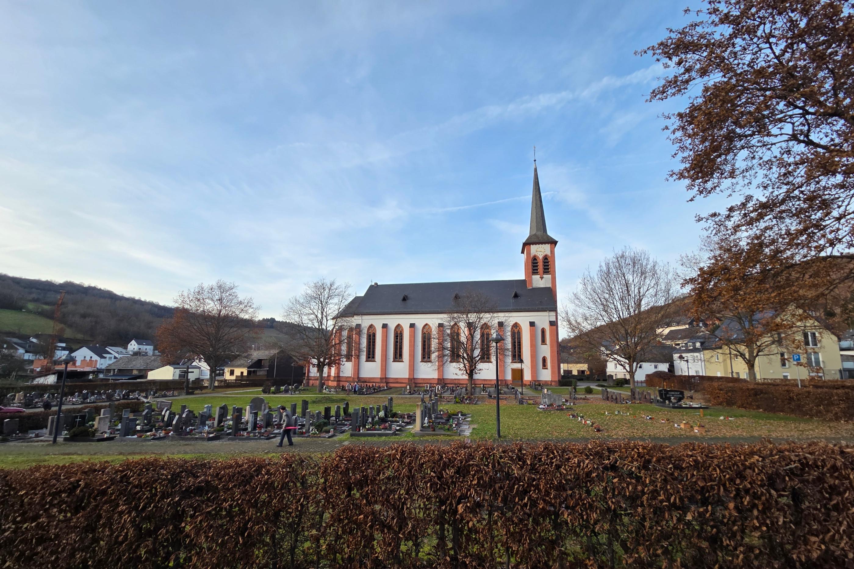 Kirche Fell, vom Parkplatz aus