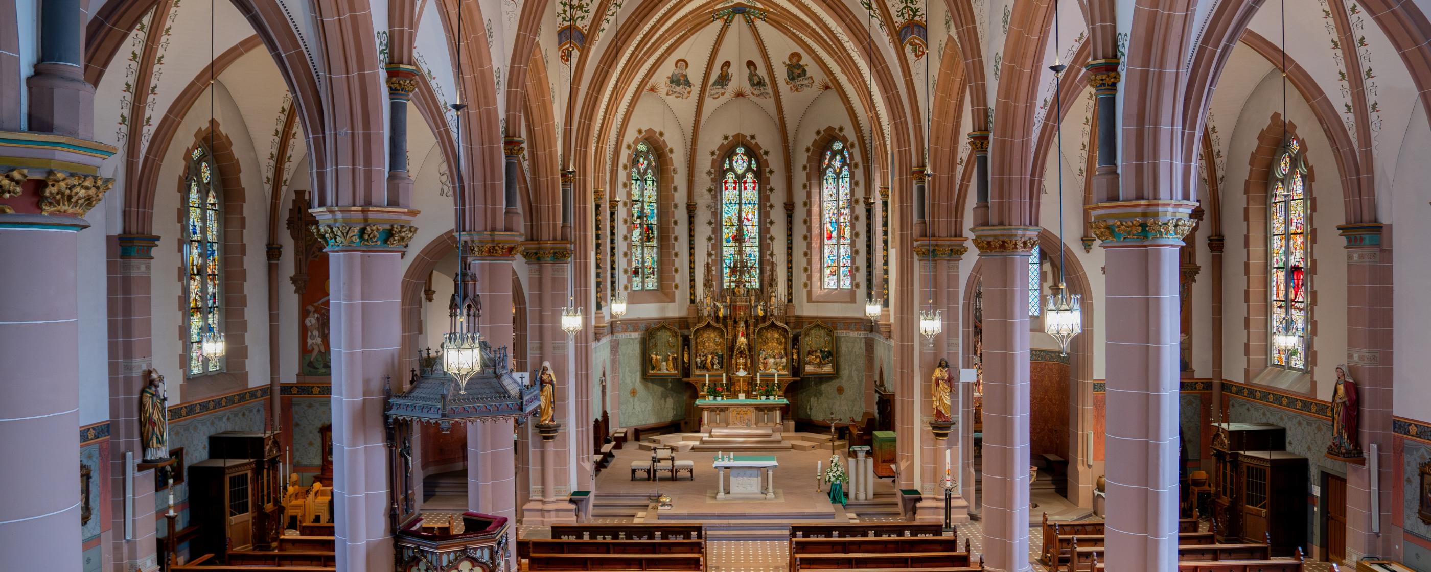 Schweich, Kirchenschiff von Empore