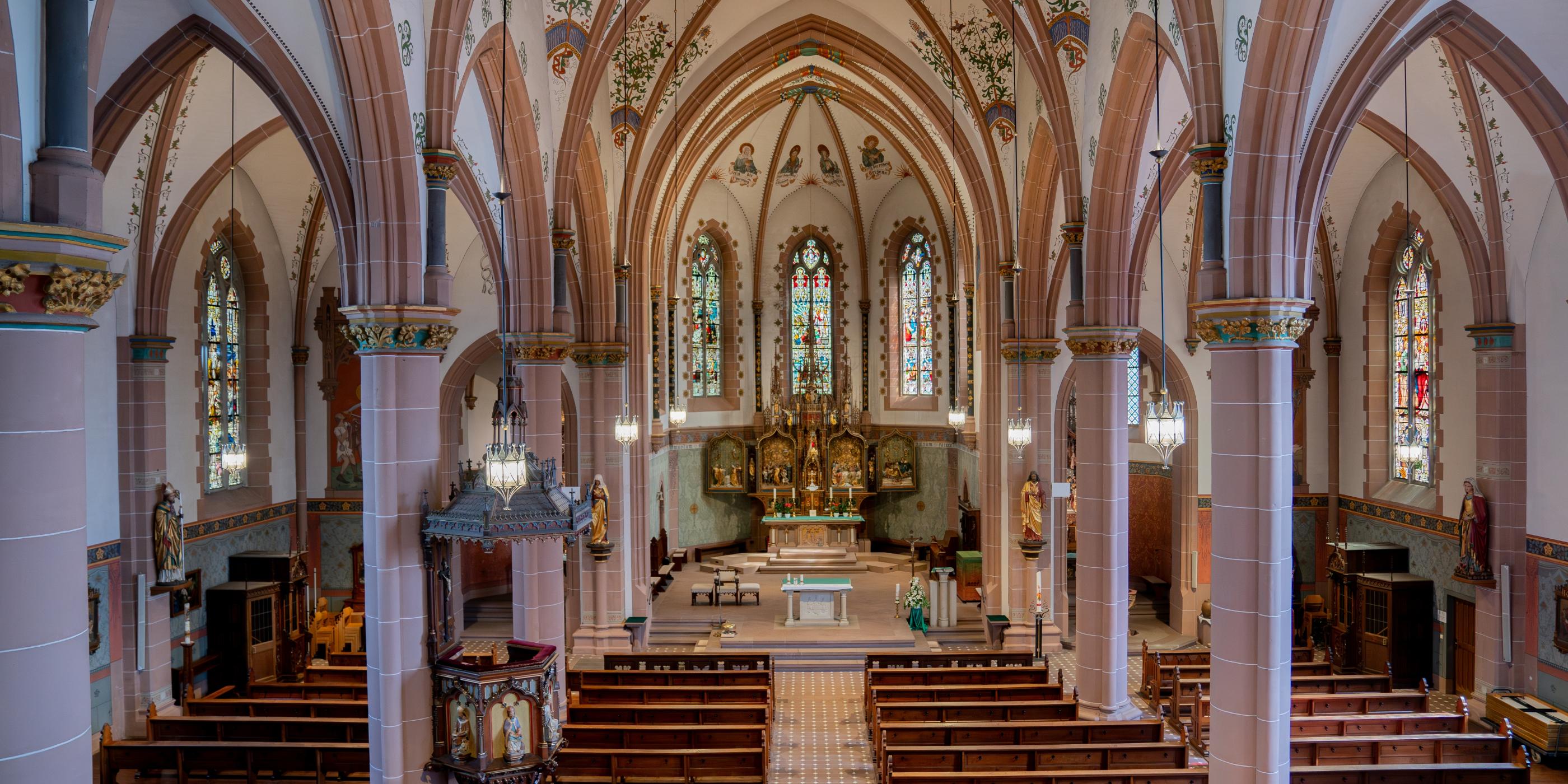 Schweich, Kirchenschiff von Empore