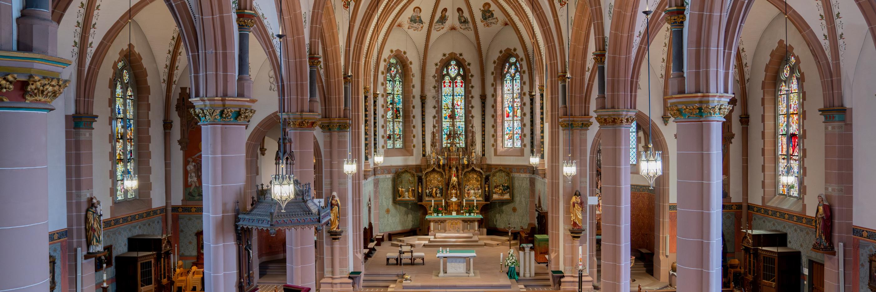 Schweich, Kirchenschiff von Empore