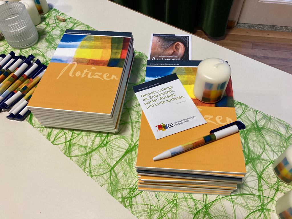 Ehrenamt, Notizen, Nachbarschaftshilfe