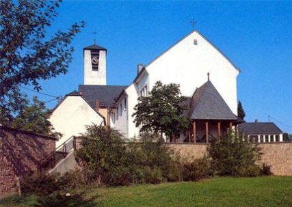 Kirche Föhren 2 (c) Pfarrei Schweicher Land St. Martinus Kirche Föhren 2